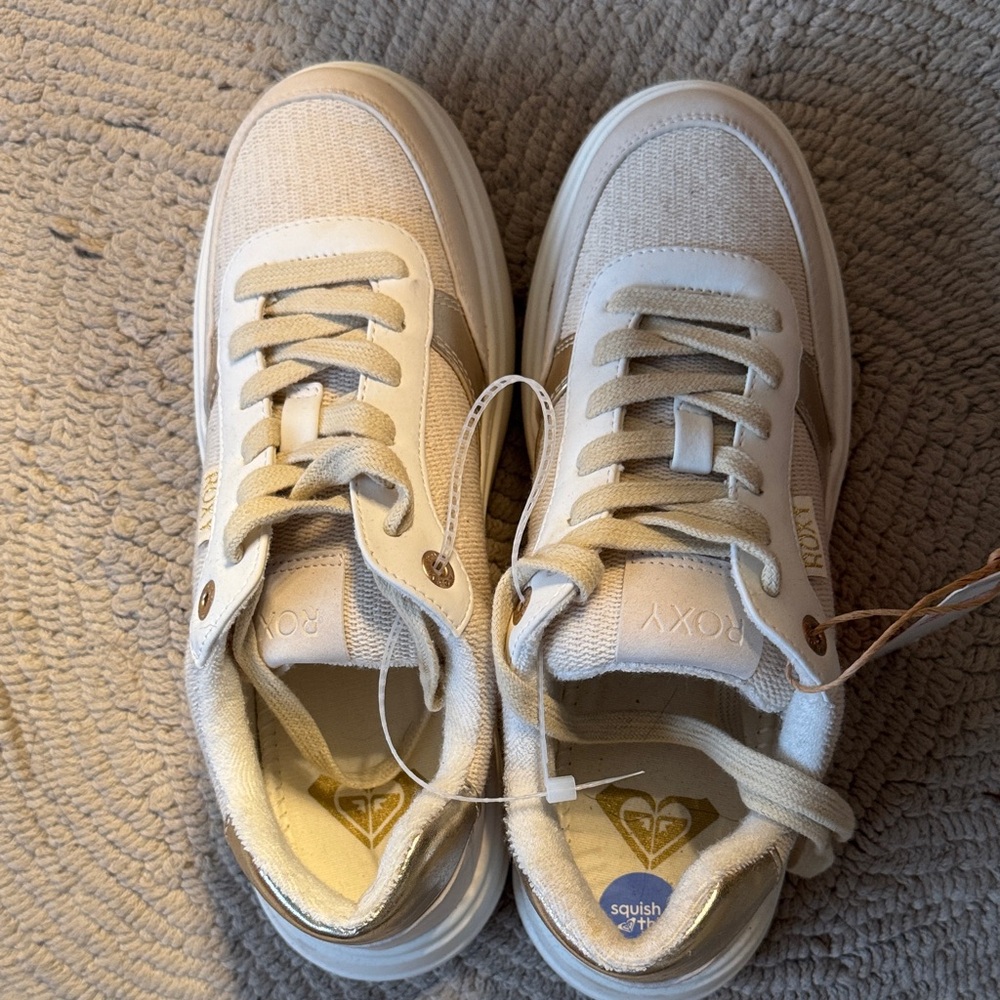 Roxy Off-White and Beige Sneakers